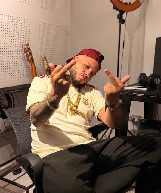 MC Reis