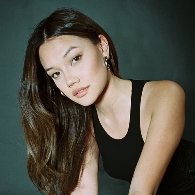 Gabrielle Current