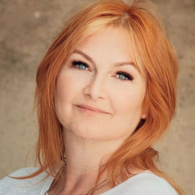 Lyz Cooper