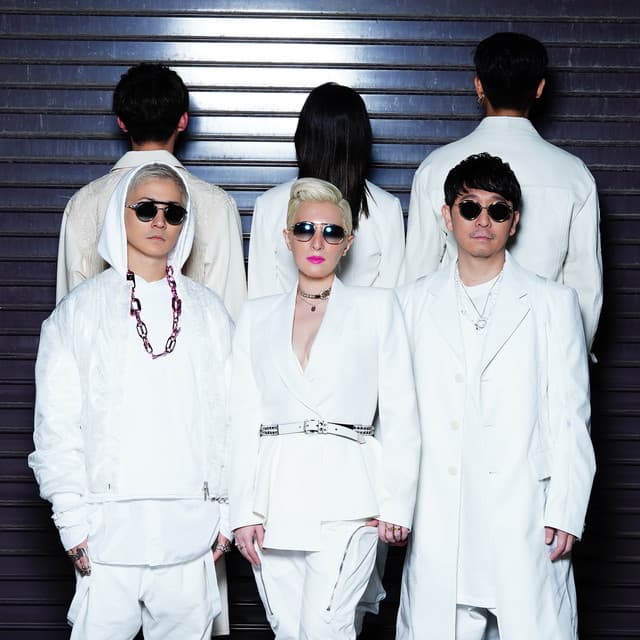 3/6にm-flo loves復活&新曲"tell me tell me" リリース!3名の新lovesは誰か#mfloと#lovesで回答募集!まずは豪華41曲のlovesをチェックしてねアルバム cover art