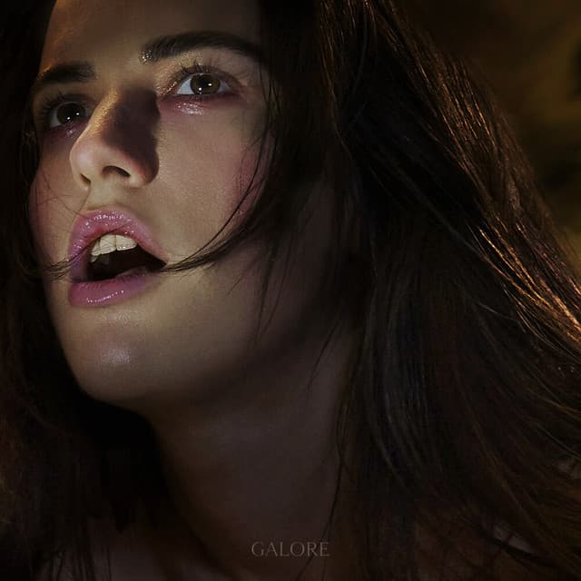 girl on my throne cover art