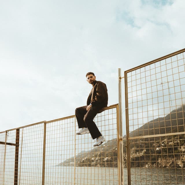CCHIÙ BENE 'E ME (feat. Irama) cover art